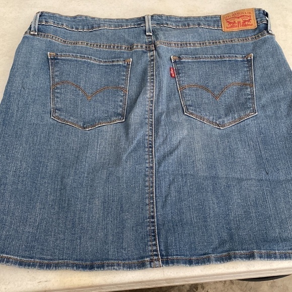 F womens Levi Strauss casual solid blue stretch waist size 36 - Picture 2 of 4